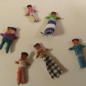 Vintage  guatemala miniature worry dolls..set of .6pcs