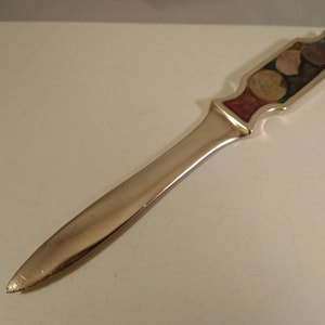 Metal vintage, latão, esmalte, abridor de cartas