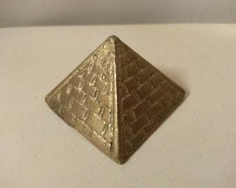 Vintage miniarure kleine Pyramide aus Messing, Briefbeschwerer.