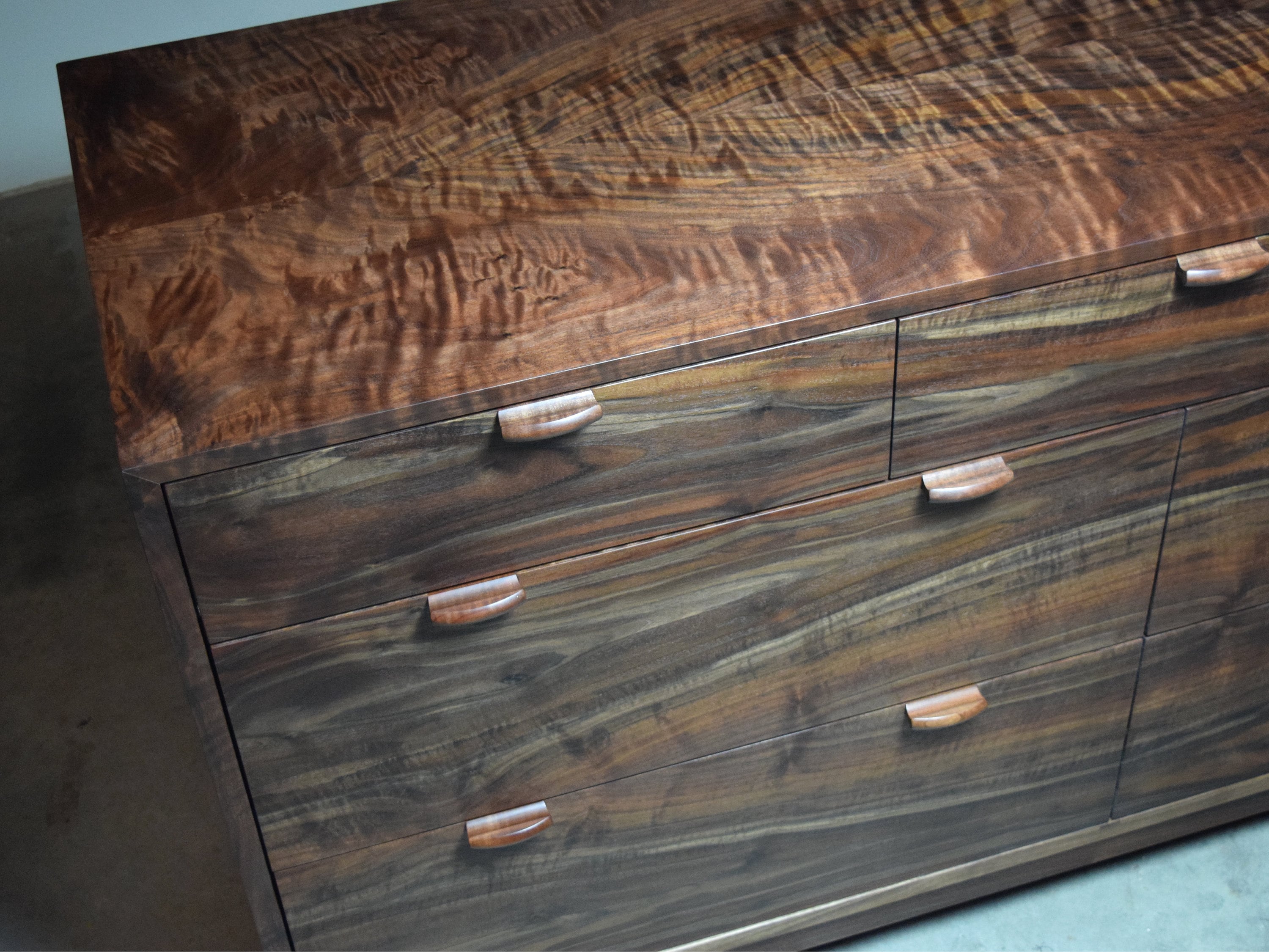 Walnut Dresser 7 Drawer Dresser Grain Match Waterfall Case