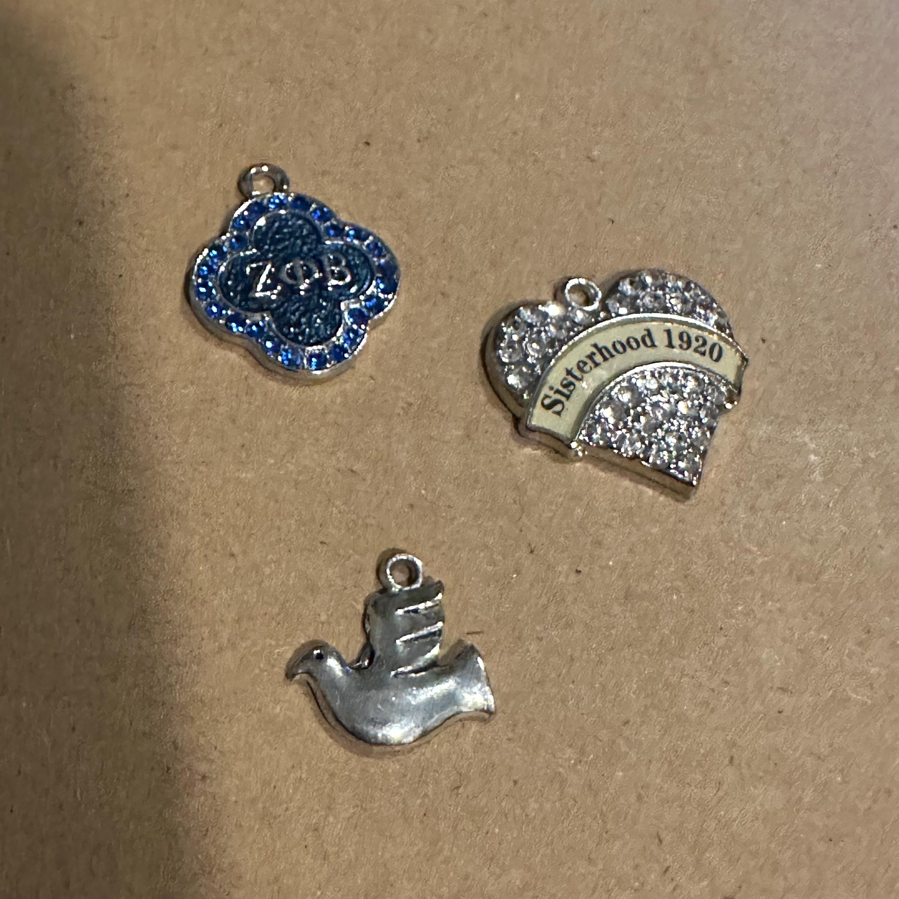 新品 ZETA SMALL ＆ LARGE TAIL CHARM set 3 Silver Zeta Charms - Etsy