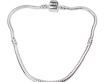 Armband i massivt sterlingsilver med snäpplås och ormkedja i 10 storlekar. Kompatibelt med alla pärlor, berlocker och klämmor i europeisk stil.