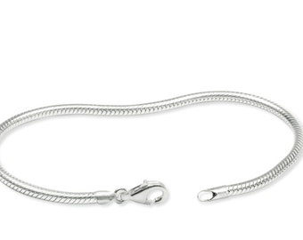 Sterlingsilverarmband med ormkedja, 3 mm tjockt, med 10 mm karabinlås. Tillgängliga storlekar: 17 cm, 18 cm, 19 cm, 20 cm, 21 cm, 22 cm, 23 cm, 24 cm.
