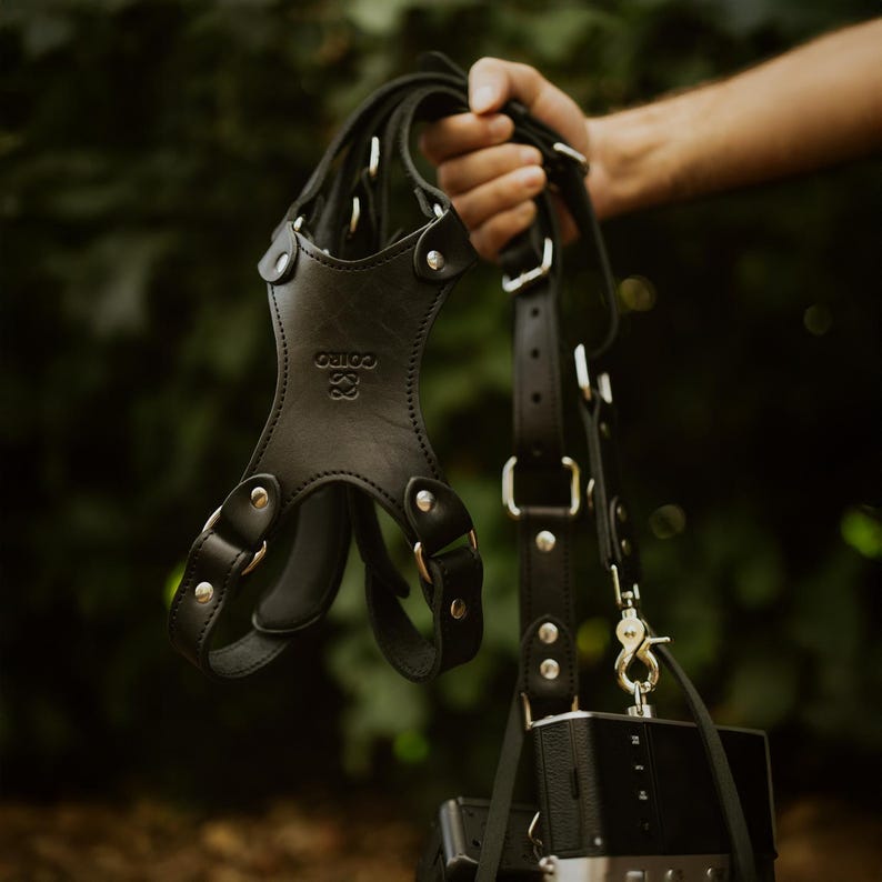 Leather Dual Camera Harness Brown: Skinny Shoulder Strap image 7