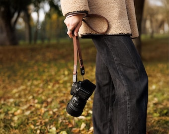C Coiro Slim Leather Camera Strap with Quick Release, Neck Adjustable Camera Shoulder Strap DSLR SLR, Classic