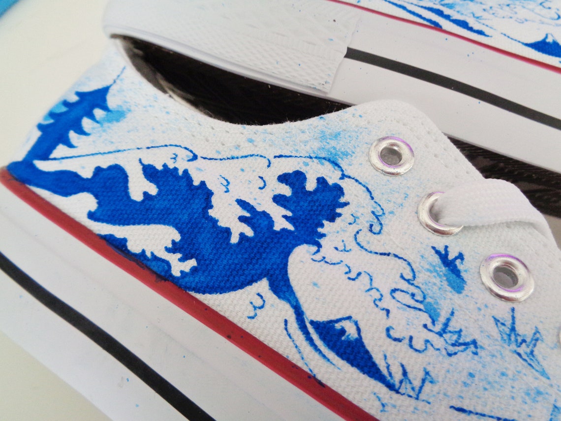 Sneakers art / Hokusai shoes / The great wave off Kanagawa | Etsy