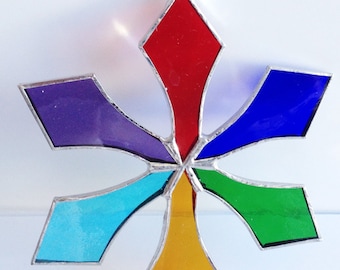 Stained Glass Snowflake !    SUNCATCHER    Many colors to choose from !