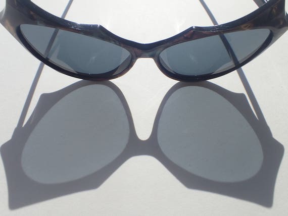 Cat's Eye Sunglasses Pearlescent Black Frame Fran… - image 4