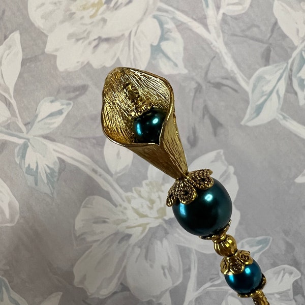 HATPIN }{ Peacock Pearl Calla Lily Victorian Hat Pin }{ Stick Pin Choose your Length 14” 13” 12” 11” 10” 9” 8” 7” 6” 5” 4” Long HP4282