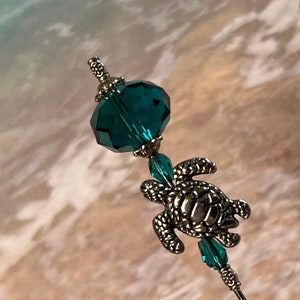 Hatpin }{ Sea Turtle Hat Pin for the Beach }{ Deep Aqua Blue Sparkling Faceted Glass }{ Lengths 14” to  4” Long Sturdy to Wear HP4611