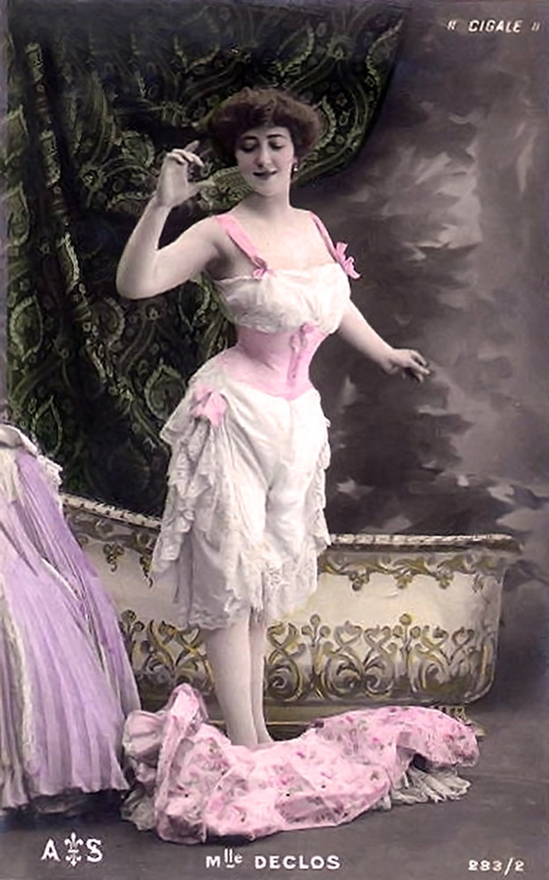 Nude / Semi-nude -19th Century Classic French Postcard - Vintage