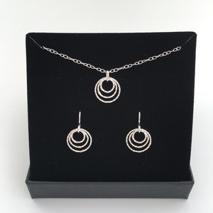 Triple Circle necklace and earrings set, gift for mum, mum of three, minimal Sterling silver circle earrings, three circle image 1