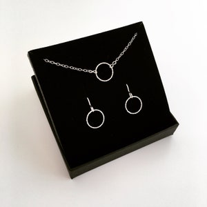 Sterling silver circle gift set, circle necklace and earrings set, eternity gift for girlfriend, daughter gift, letterbox gift