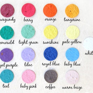 Puede incluir: Una carta de colores con 14 colores diferentes de papel. Los colores son: burdeos, baya, naranja, mandarina, esmeralda, verde claro, sol, amarillo p&aacute;lido, blanco, morado real, lila, azul real, azul beb&eacute;, azul verdoso, rosa beb&eacute;, caf&eacute; y beige c&aacute;lido.
