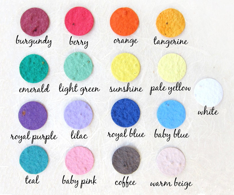 Puede incluir: Una carta de colores con 14 colores diferentes de papel. Los colores son: burdeos, baya, naranja, mandarina, esmeralda, verde claro, sol, amarillo p&aacute;lido, blanco, morado real, lila, azul real, azul beb&eacute;, azul verdoso, rosa beb&eacute;, caf&eacute; y beige c&aacute;lido.