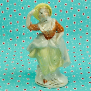Vintage Porcelain Colonial Lady With Hat Figurine, Japan 1940&#39;s Collectable Mid Century Decor Knick Knack