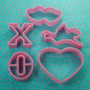 5 Pc. Pink Plastic Valentine Cookie Cutter Set image 1