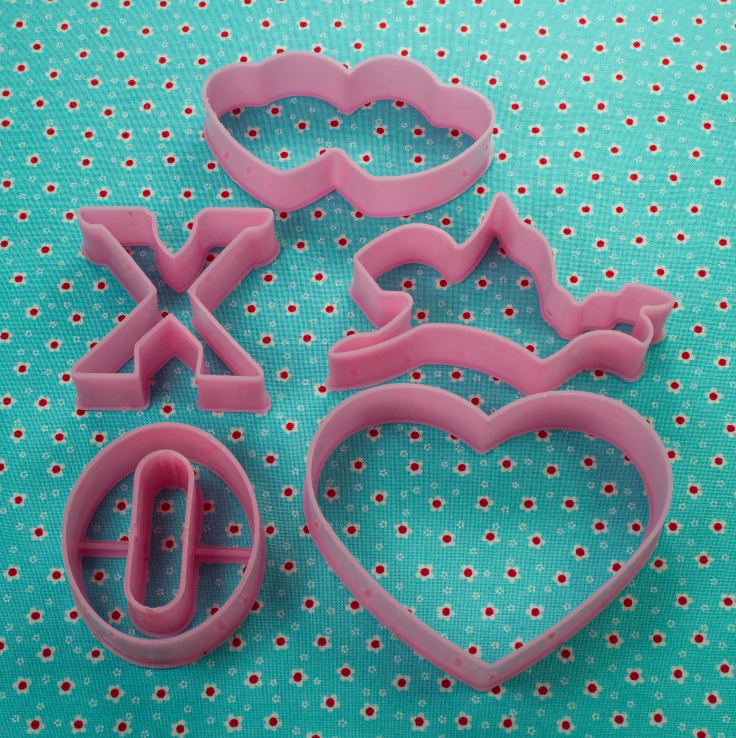 Valentine's Day 6-Piece Pink Plastic Cookie Cutter Set, Multiple