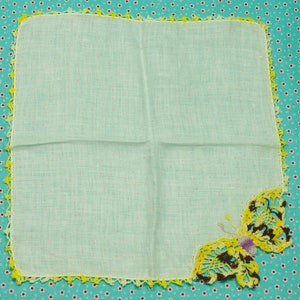 Vintage 40's Variegated Crochet Linen Butterfly Hankie image 2