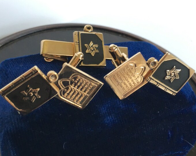 1950s Vintage Gold Torah Tie Clip & Cufflinks Set, Jewelry of the Stars by Luis In Original Blue Velvet Box w/Pink Lining
