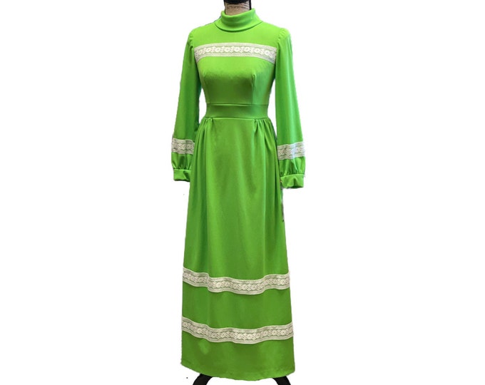 Mid 1970s Green with Envy Long Sleeved Mock Turtleneck Maxi Dress w/Ivory Lace Accents, zip back, polyester double knit, St. Patrick’s Day