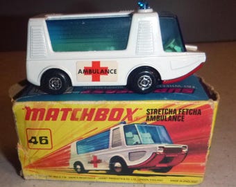 MATCHBOX Vintage SUPERFAST Stretcha Fetcha Ambulance No. 46 z pudełkiem, nieużywany!