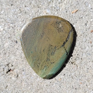 Green moss agate stone guitar pick, standard, 2.8 mm - P1664