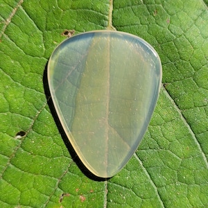 Brazilian agate stone guitar pick, standard, 1.7 mm - P1673
