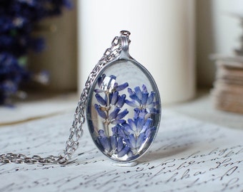 Medium oval LAVENDER terrarium pendant necklace, lavender pendant, nature necklace, flower necklace, purple necklace terrarium made to order