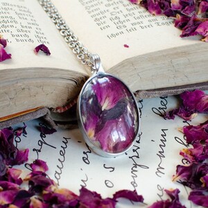 Small oval ROSE necklace, dried rose petals, terrarium necklace, plant jewelry, tin soldered jewelry real dried flower forest flower child