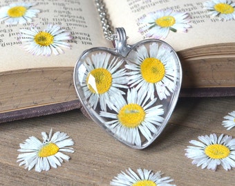 Large heart DAISY terrarium pendant, made to order, wildflower woodland forest, pressed flower, christmas gift, herbarium, flower child