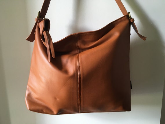 Items similar to Leather Tote shoulder bag.Single strap,adjustable belt ...