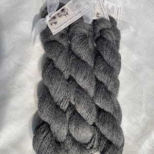 DK Weight 2-Ply 4 oz - Charcoal 70/30%  Gotland/Merino, Gotland yarn, Merino Yarn Artisan Yarn non-superwash Knit Crochet Weave Felt 325 yds