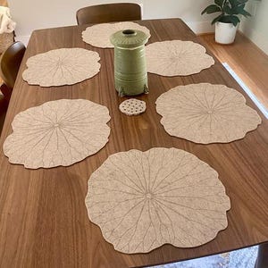 Set of Leaf Lotus Placemats / Irregular Shaped Plate Mats / Felt Placemats / Placemat for Round Table / Minimalist Style / Table Cover