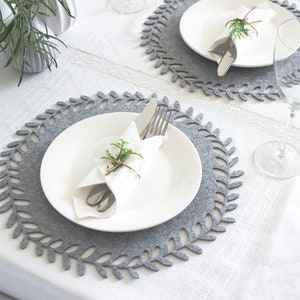 Floral Placemats /Wreath / Placemat Set / Gray Placemats / Table Mat / Table Decor / Holiday Decor image 3