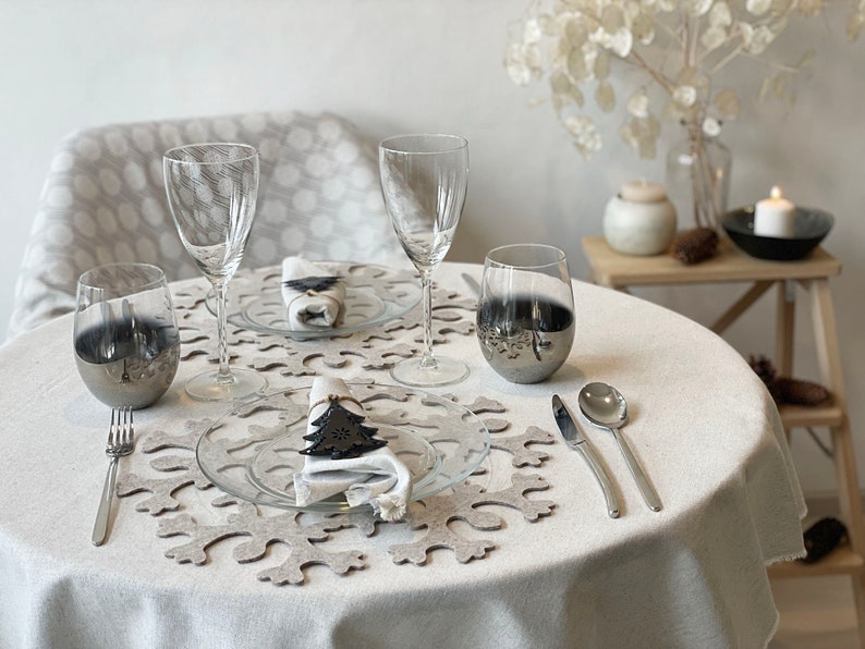 Set Snowflake Placemats / Coral Placemats / Round Placemats / Marine