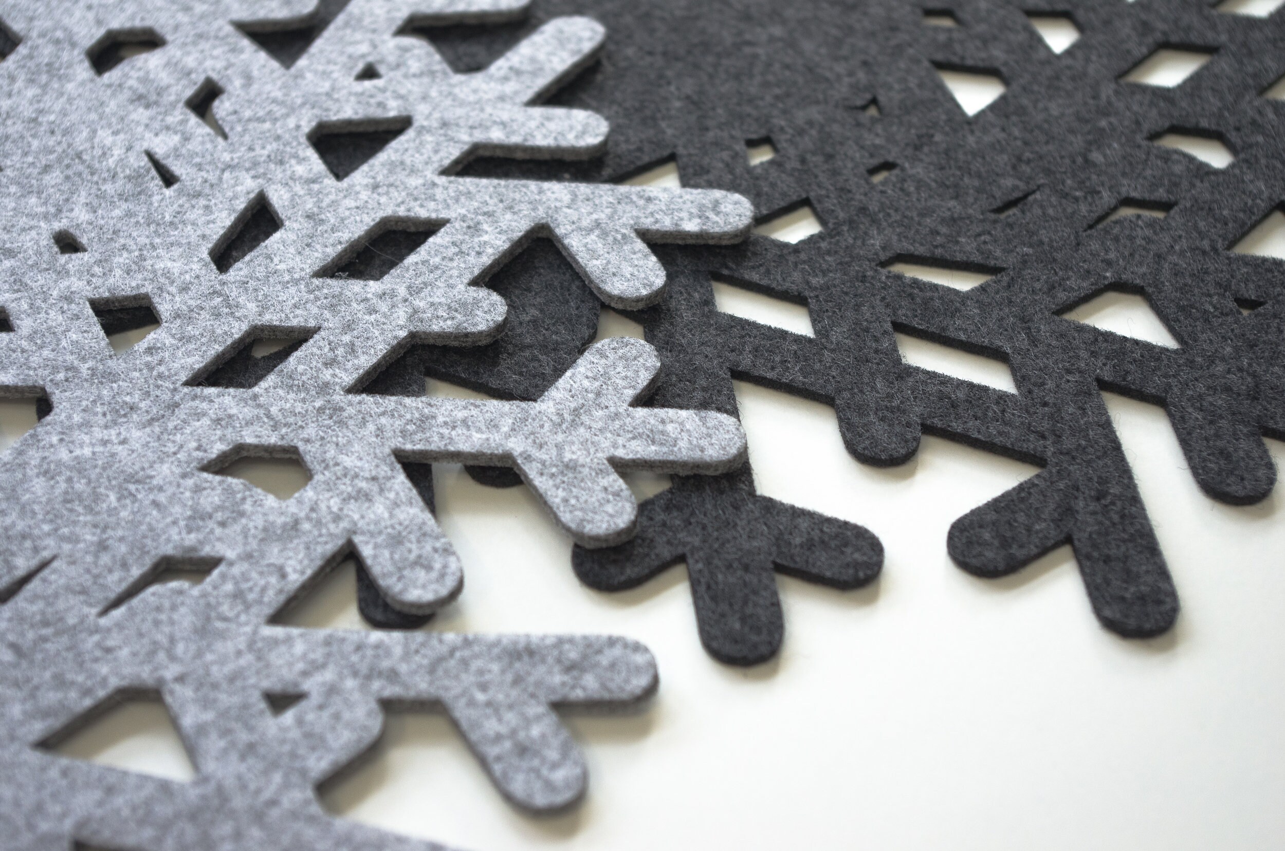 Christmas Placemats / Set of Round Placemats / Fir Branches / Etsy UK