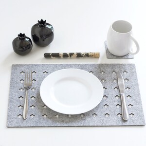 Set of Rectangle Placemats / Swiss Cross Pattern / Felt Placemats / Rectangular Placemats / Modern Table Mats / Geometric 画像 4