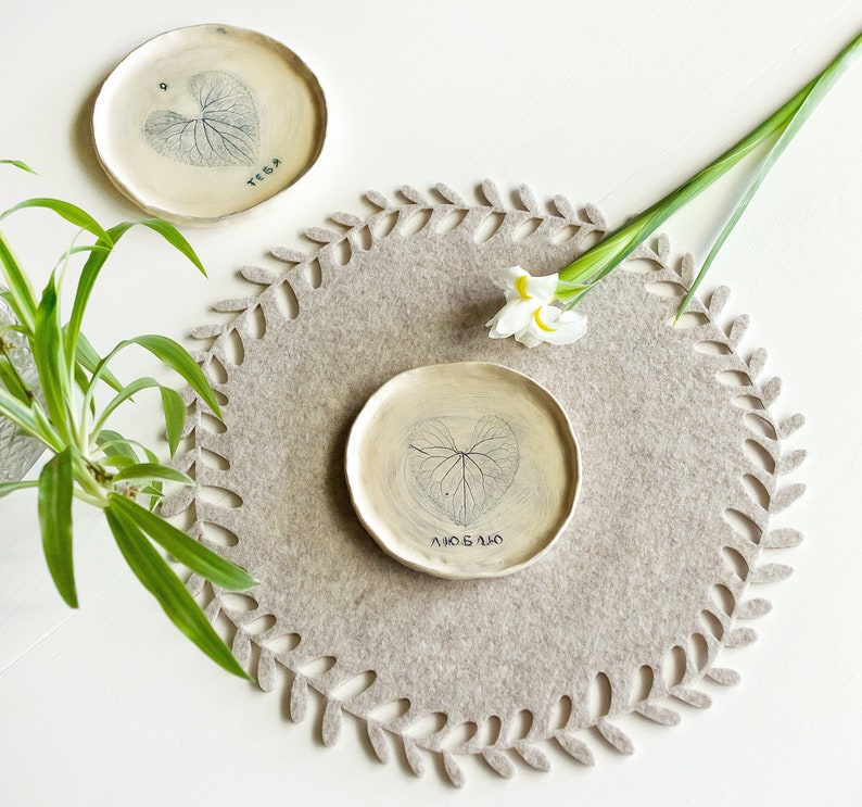 Floral Placemats /Wreath / Placemat Set / Gray Placemats / Table Mat / Table Decor / Holiday Decor image 7