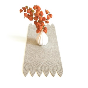 Camino de mesa contemporáneo / Decoración de mesa moderna / Centro de mesa / Decoración de jardín natural / Comedor / Decoración de cocina / Camino de fieltro