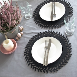 Floral Placemats /Wreath / Placemat Set / Gray Placemats / Table Mat / Table Decor / Holiday Decor image 9