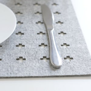 Set of Rectangle Placemats / Swiss Cross Pattern / Felt Placemats / Rectangular Placemats / Modern Table Mats / Geometric 画像 3