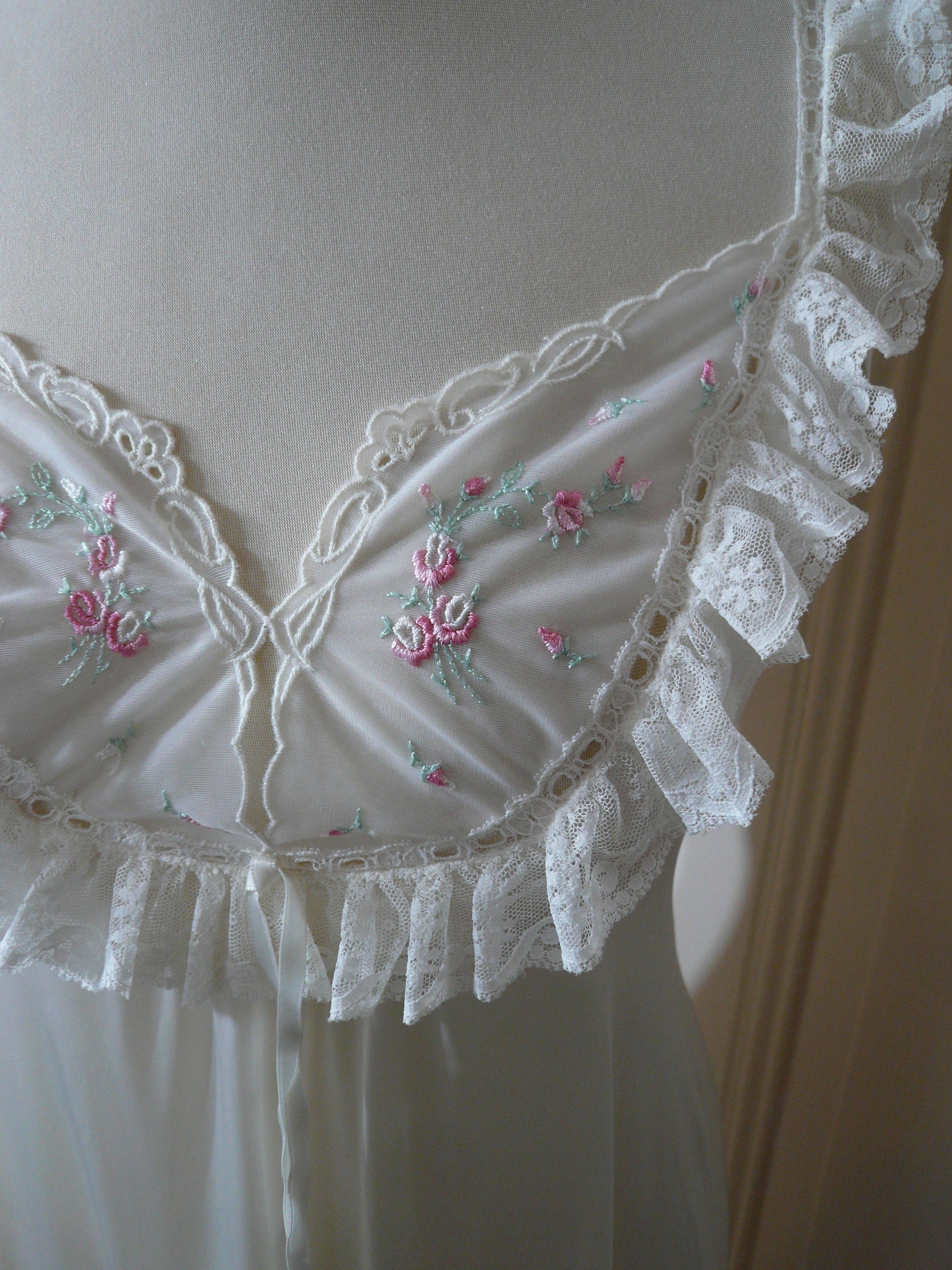 1950s Vanity Fair Two Piece Nightgown and Peignoir Set