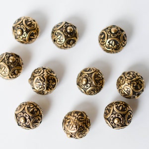 13mm Vintage German Round Beads, Ornamented Antiqued Gold Lucite Plastic Beads, Unique, Made in Western Germany - 10 Beads