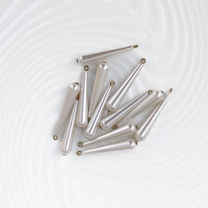35 x 7 mm Gebrauchsfertige VINTAGE Faux Pearl Weiß Tropfen Charms, Hochzeit Schmuck Zubehör, Made in Japan