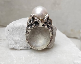 Gold and Silver Ring with Pearl and Natural Diamonds