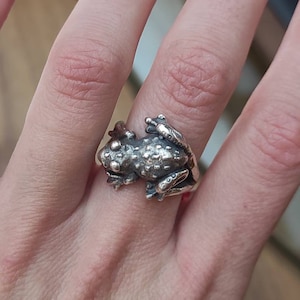 Pierścionek ze srebra próby 925, kolekcja „FROG”