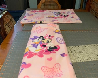 206.  Baby bed bedspread Minnie mouse