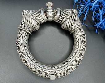 Vintage oude zilveren grote leeuw gezicht tribale armband, zilveren enorme armband, antieke tribale zilveren te openen armband, zilveren brede armband