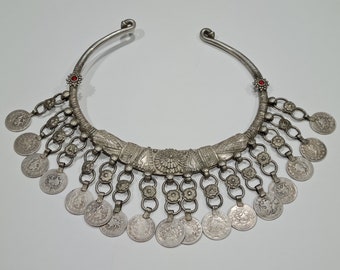 Vintage zware zilveren Hasli ketting, Vintage Indiase munt ketting, Indiase Tribal ketting, zeer oude zilveren Mughal Coin Choker ketting 622Gm